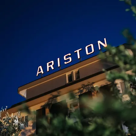 Ariston Hotel 4*