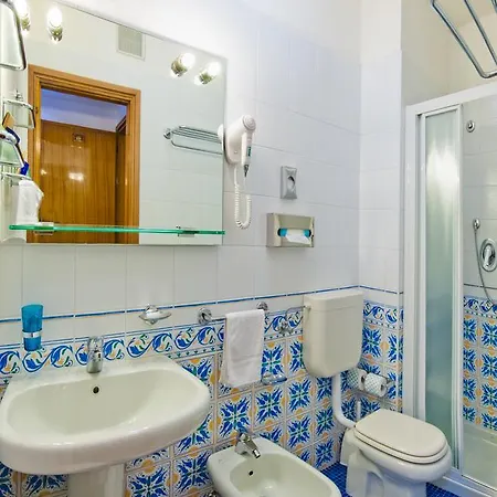 Ariston Hotel 4*
